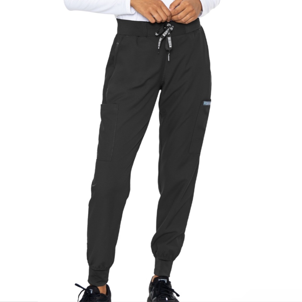 Med Couture 6-Pocket Cargo Knit Waist Drawstring Jogger
